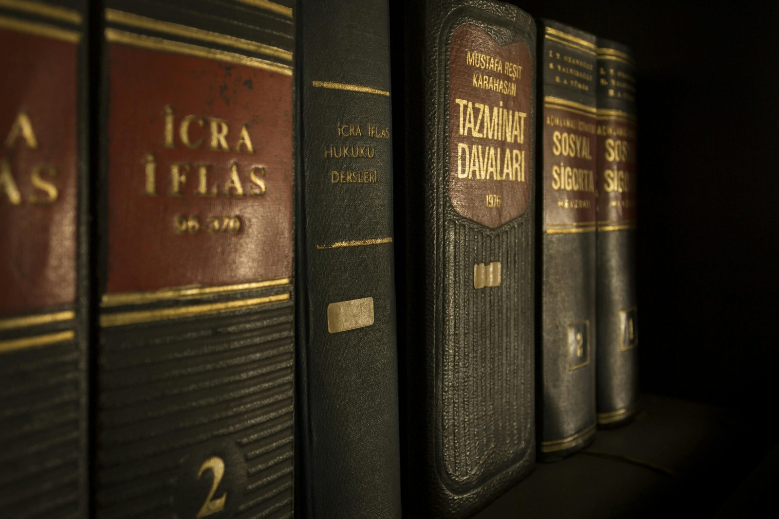 LLB (Hons) Law Course in the UK